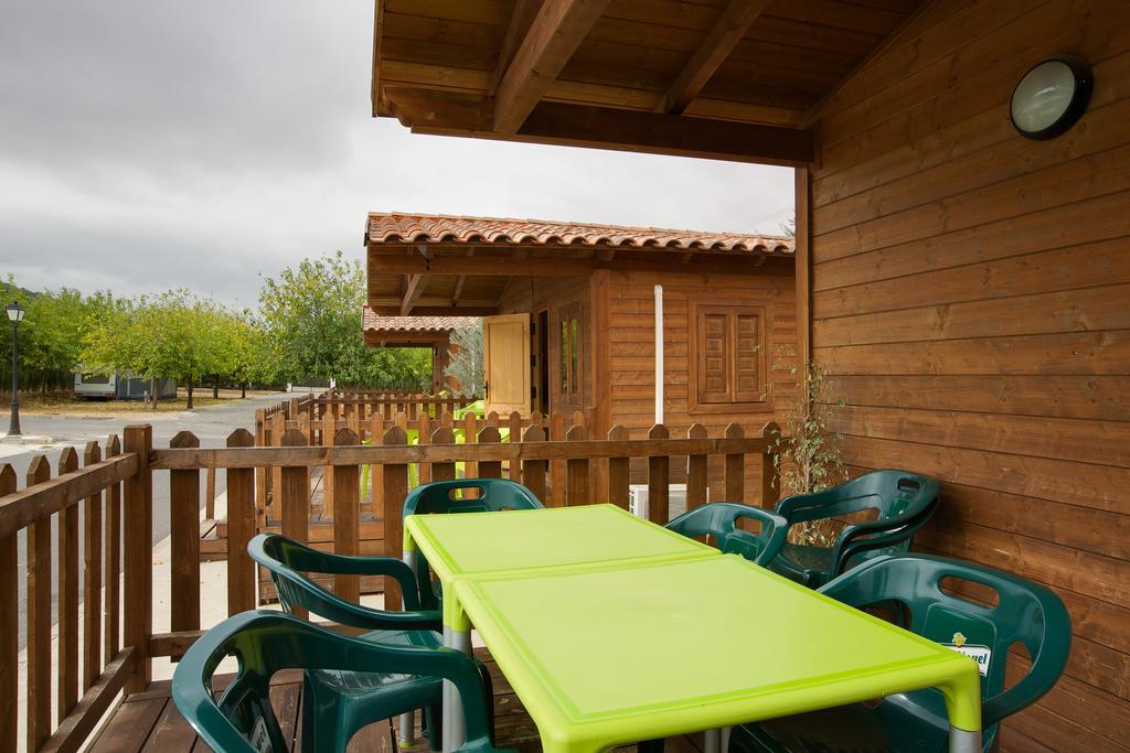 Camping La Sierrecilla Humilladero المظهر الخارجي الصورة