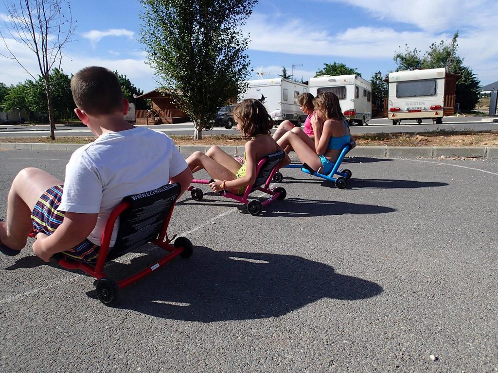 Camping La Sierrecilla Humilladero المظهر الخارجي الصورة